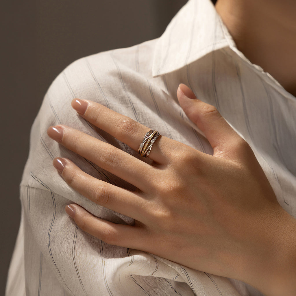 Vivenza Criss-Cross Ring